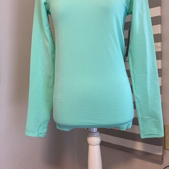 Athleta Mint Green Flurry Blizzard Rib Turtleneck Athletic Top Size Small NEW - Picture 3 of 12